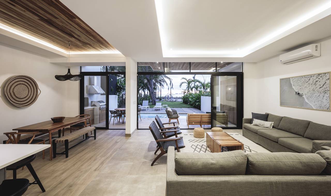 DOS CASAS BEACHFRONT CONDOMINIUM 009