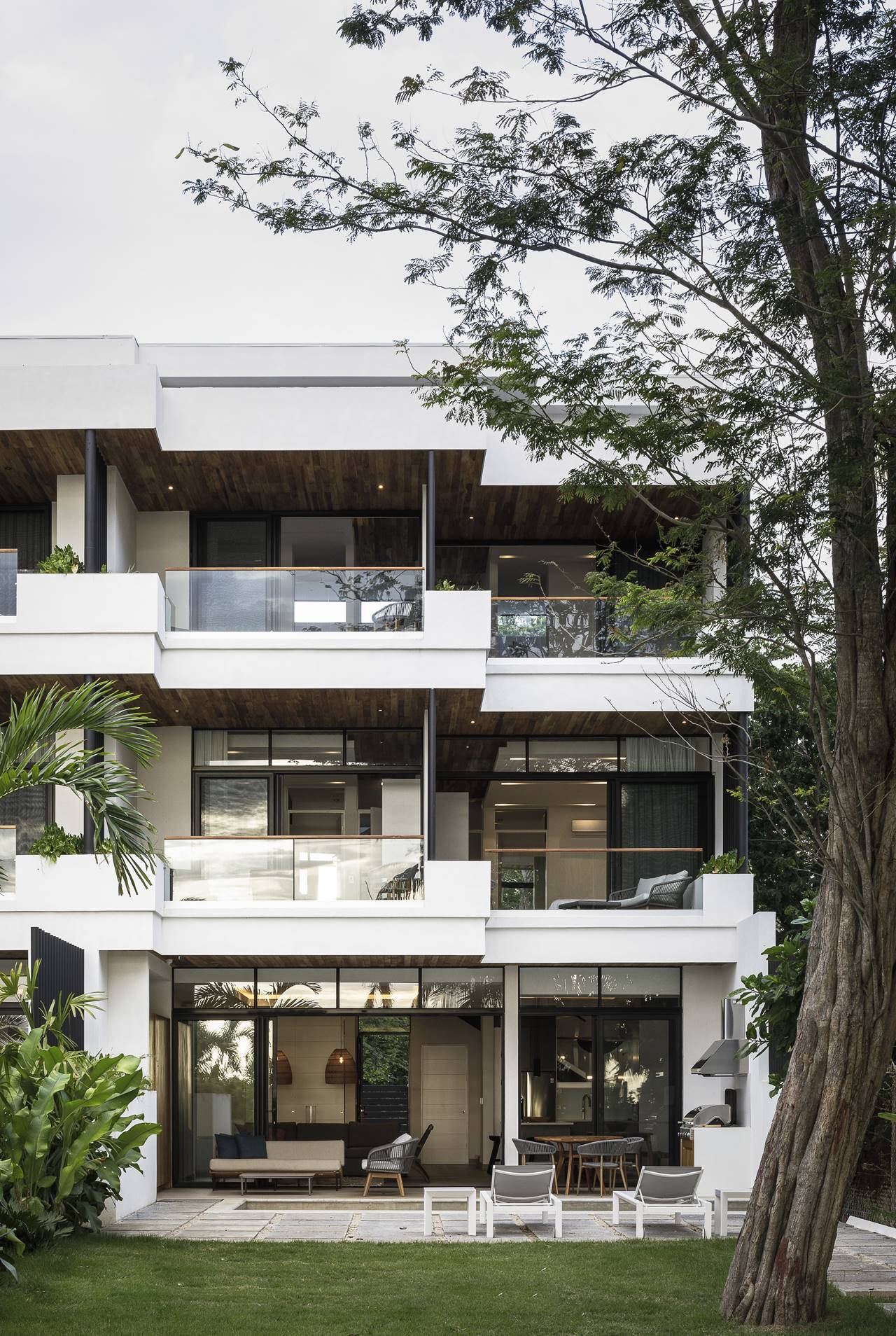DOS CASAS BEACHFRONT CONDOMINIUM 011