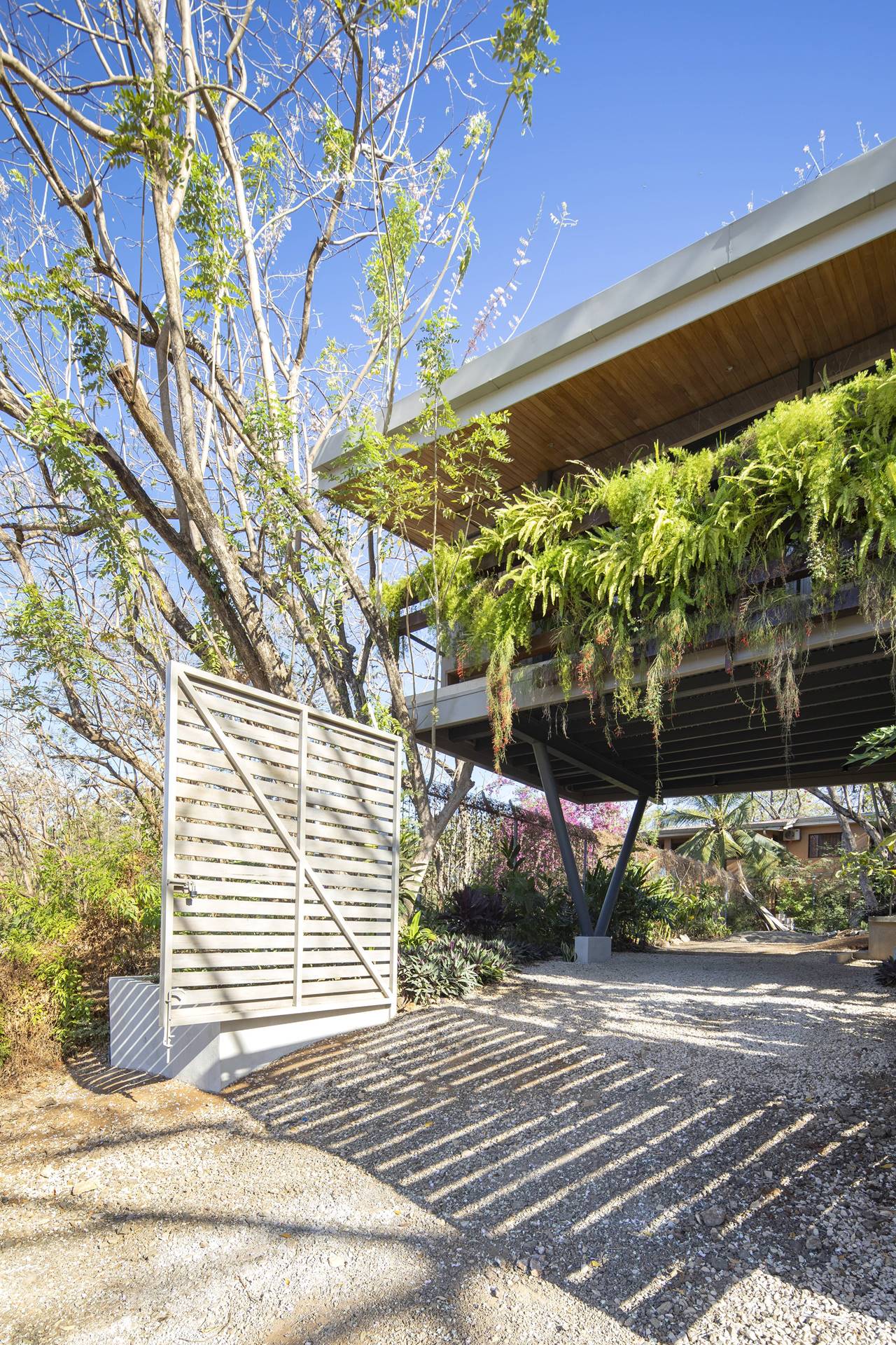 GARDEN HOUSE 003