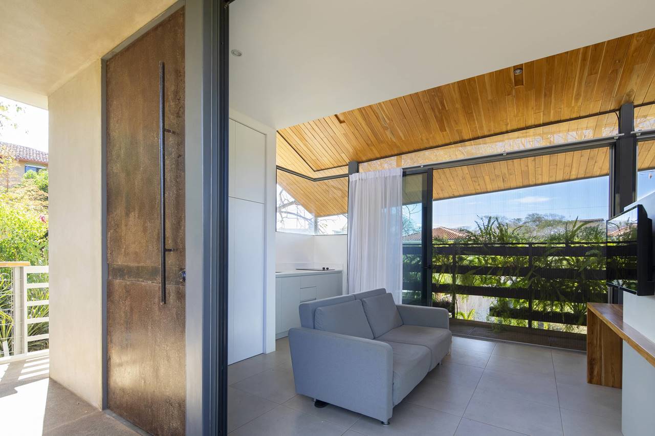 GARDEN HOUSE 005