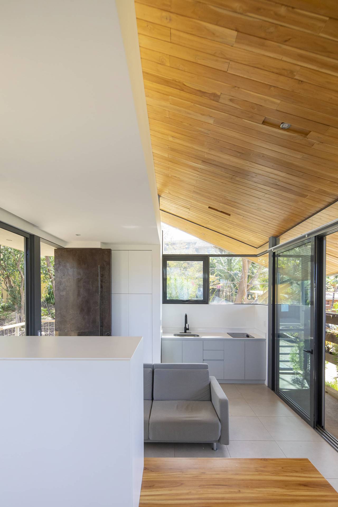GARDEN HOUSE 010