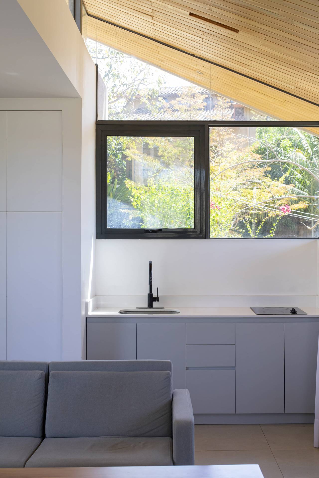 GARDEN HOUSE 011