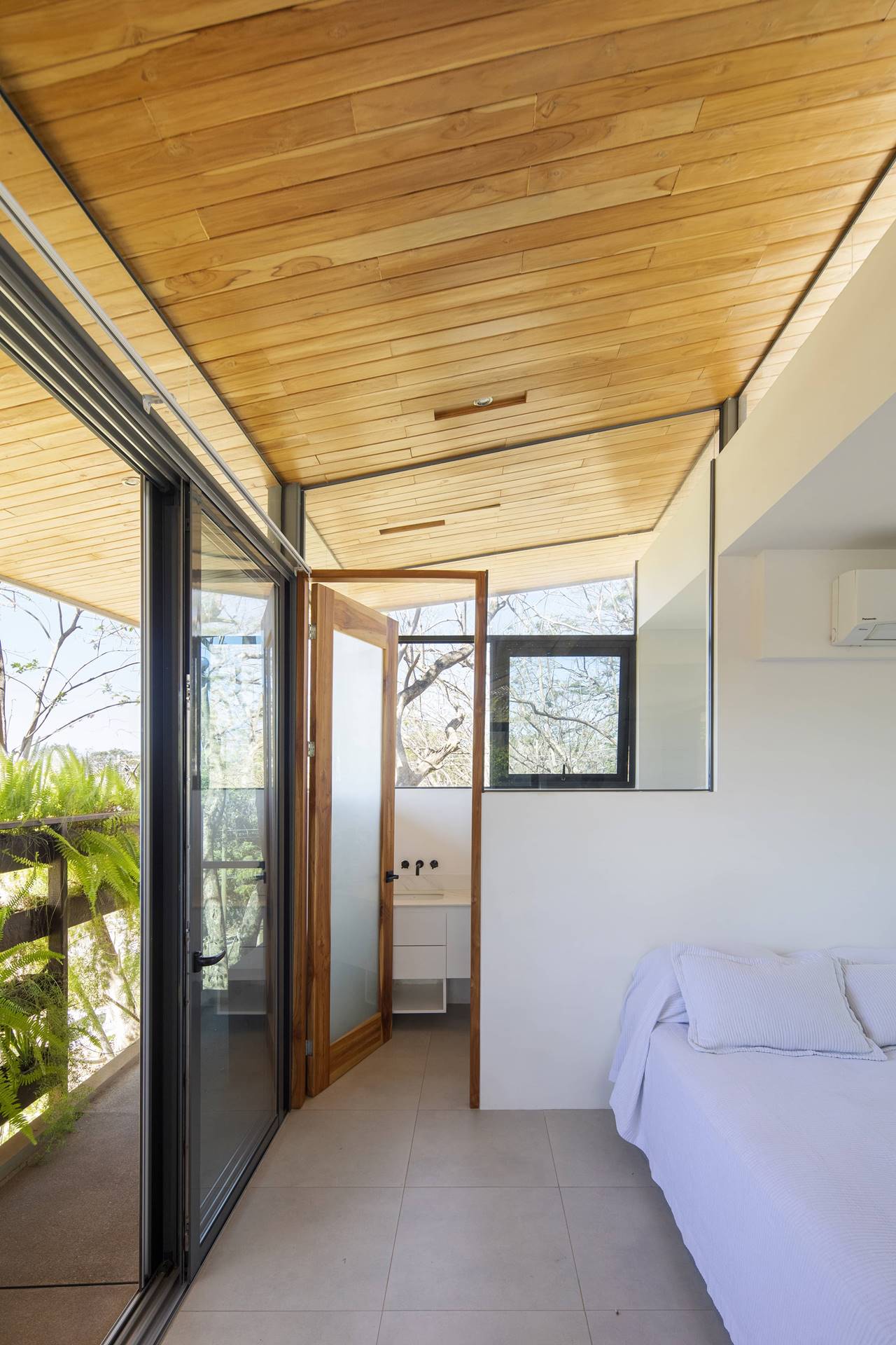 GARDEN HOUSE 012